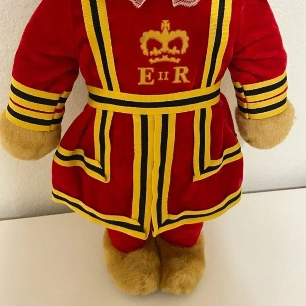 Merrythought Queen's Royal Guard Beefeater England 17